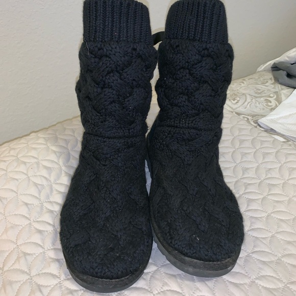 black UGGs - Picture 1 of 2